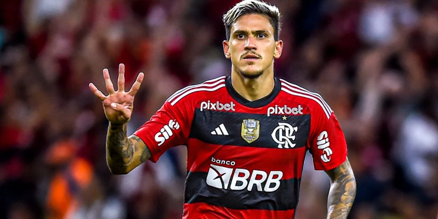 Pedro marcou quatro gols na vitória do Flamengo sobre o Maringá.