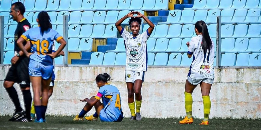 O IAPE derrotou o Cefama no Estádio Nhozinho Santos.