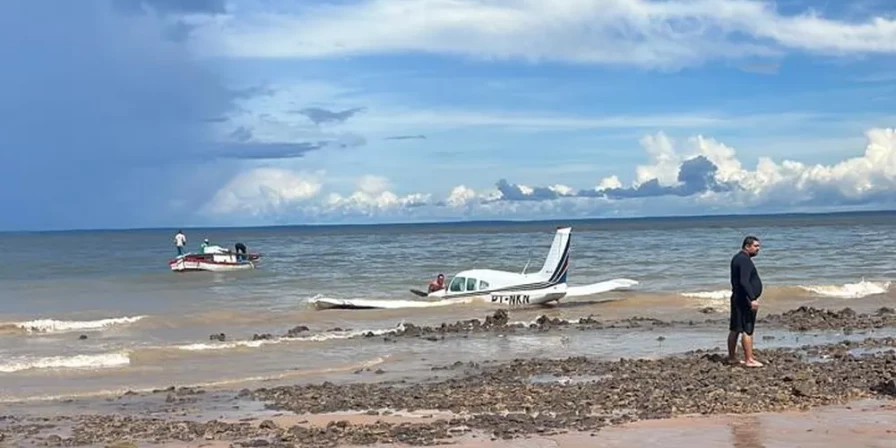 Avião cai em praia da Região Metropolitana de São Luís