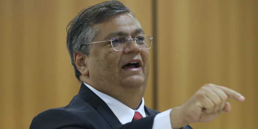 Dino afirmou que Lula estava apenas cumprindo seu dever constitucional.