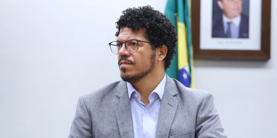 Secretário de Acesso à Justiça do Ministério da Justiça e Segurança Pública, Marivaldo Pereira, é contra armas