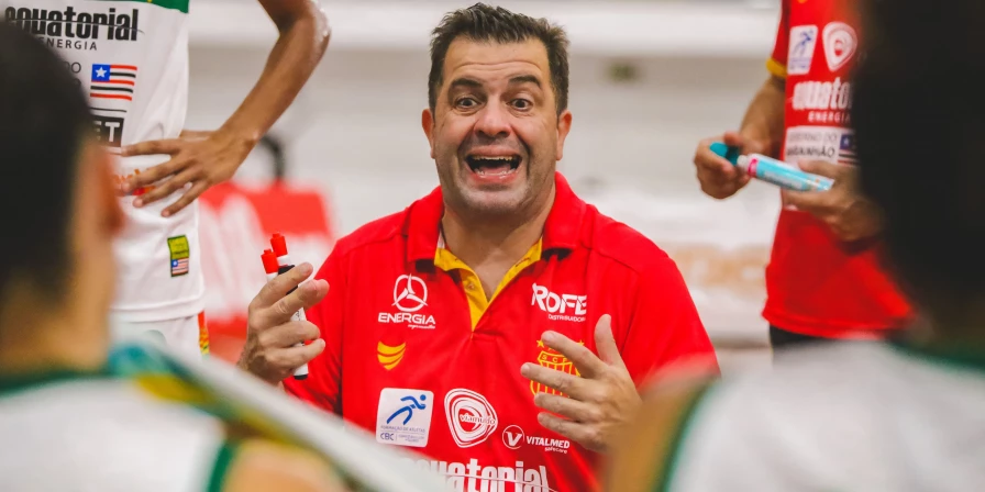 Cristian Santander, técnico do Sampaio Basquete.