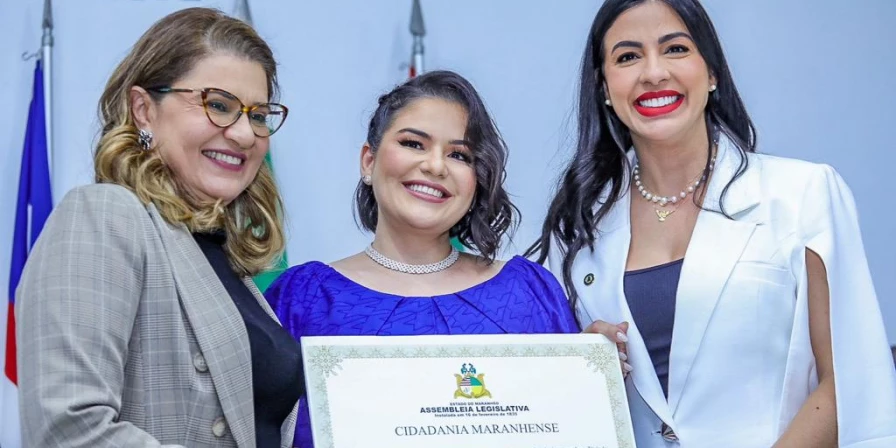 Marcela Santana Lobo (ao centro) ingressou na magistratura em 2009