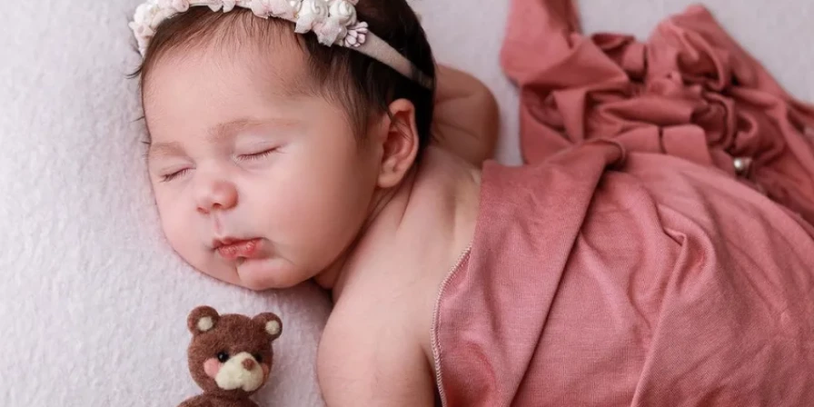 Viih Tube apresenta a filha, Lua.