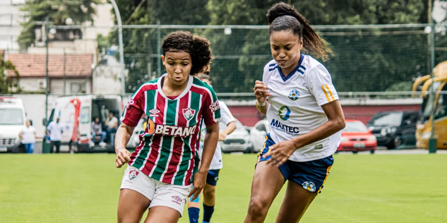 Lance da partida entre Fluminense e Cefama.