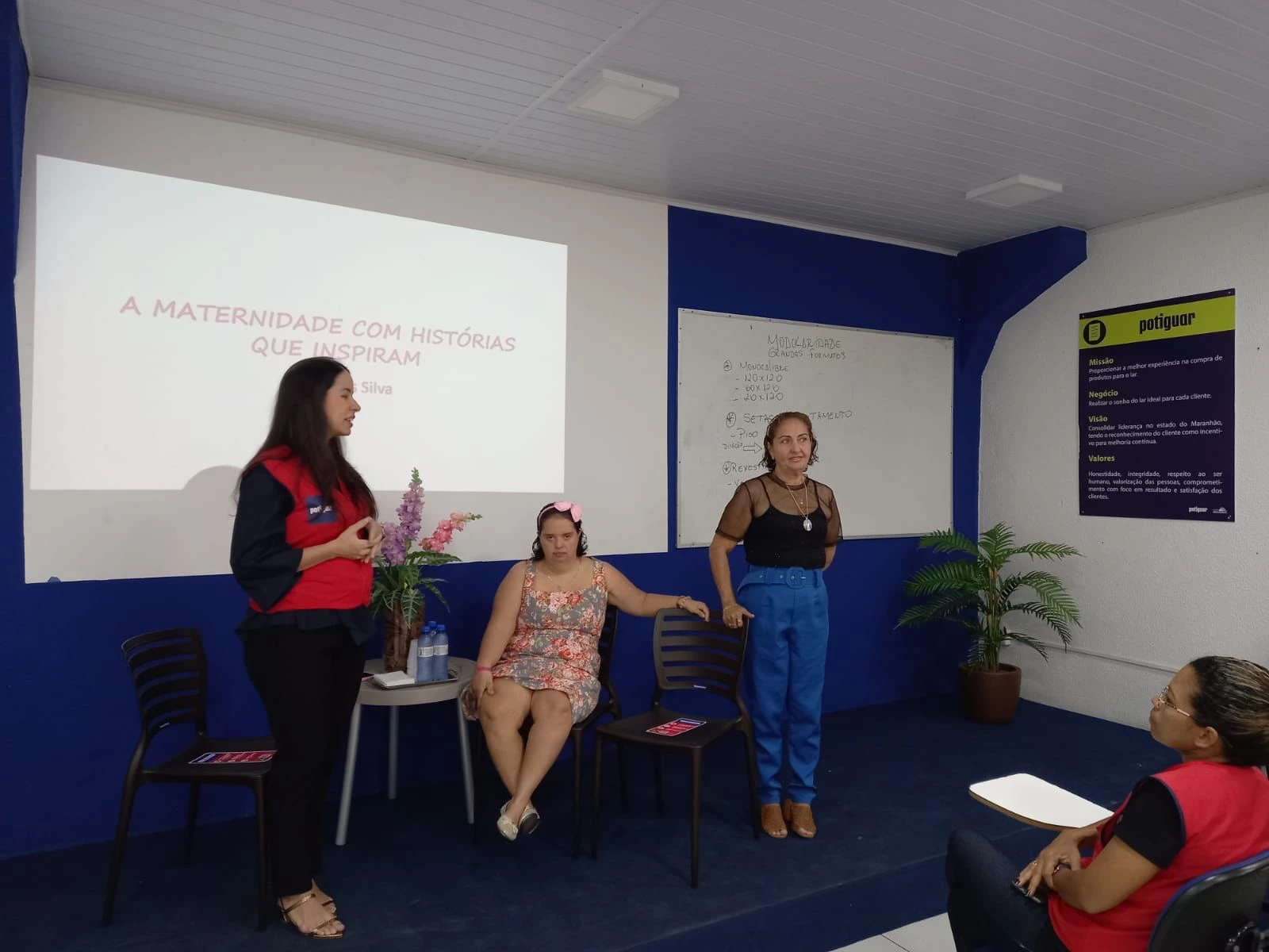 A presidente da Apae de São Luís e mãe da Lena, Arionildes Silva e Silva foi a palestrante convidad do Grupo Potiguar no evento alusivo ao Dia das Mães para colaboradoras. (Foto: Divulgação / Potiguar)