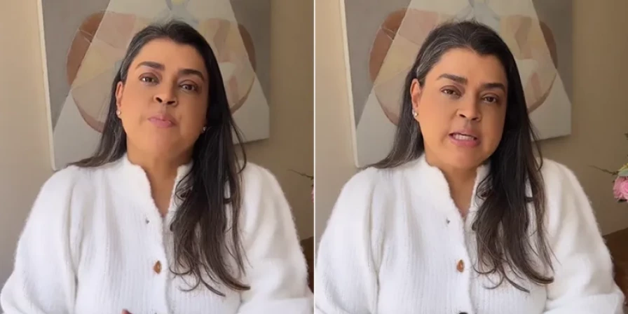 A cantora finalizou mandando um beijo para os seguidores.