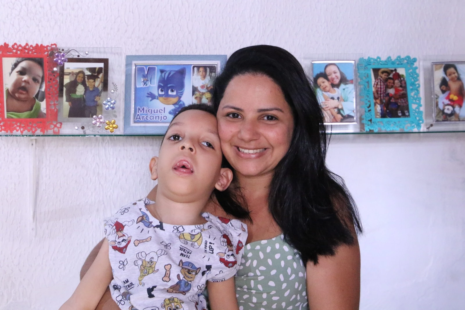 Millan Carneiro e o filho Miguel Arcanjo. (Foto: Adriano Soares / Imirante.com)