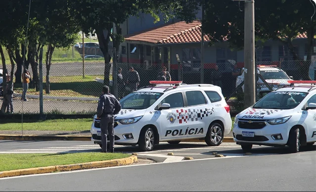 Ele estava armado com um fuzil e se entregou. Foto: V. Lenzi Jr./Jornal Taperá