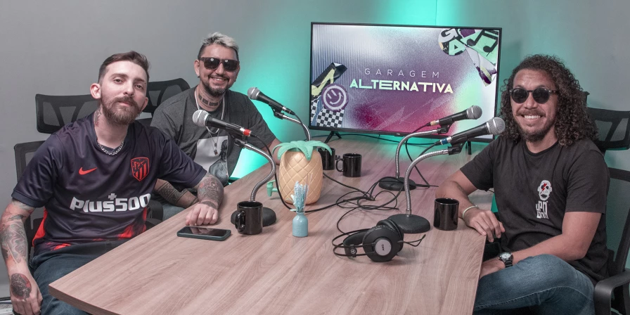 O podcast é apresentado pelos jornalistas Andre Nadler e Eduardo Lindoso.