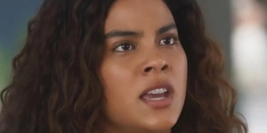 Jenifer (Bella Campos)