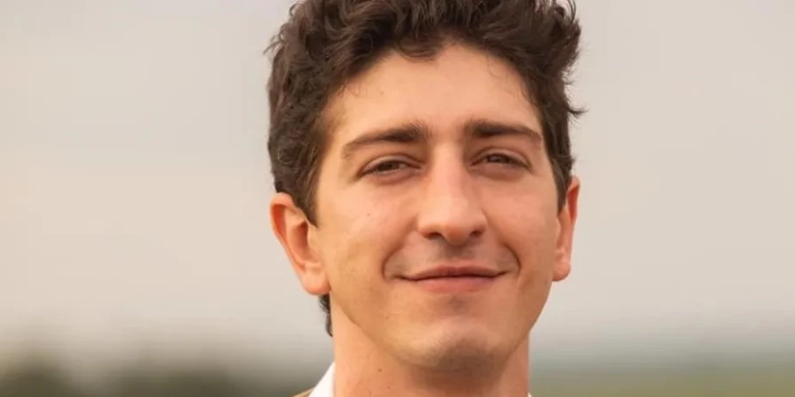 Daniel (Johnny Massaro)