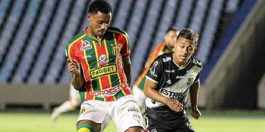 Lance de Sampaio Corrêa x Ponte Preta.