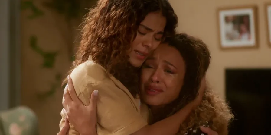 Jenifer e Sol têm importante conversa em Vai na Fé