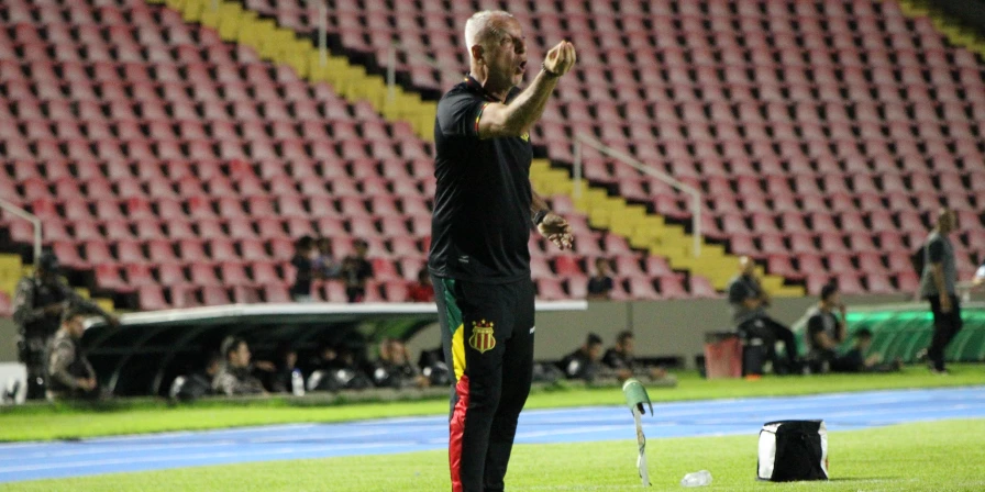 Márcio Fernandes, técnico do Sampaio Corrêa.