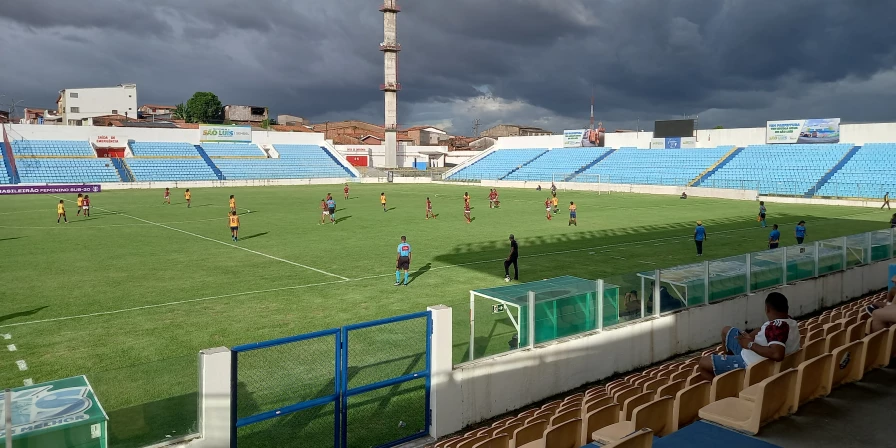 Cefama e Flamengo se enfrentaram no Estádio Nhozinho Santos.