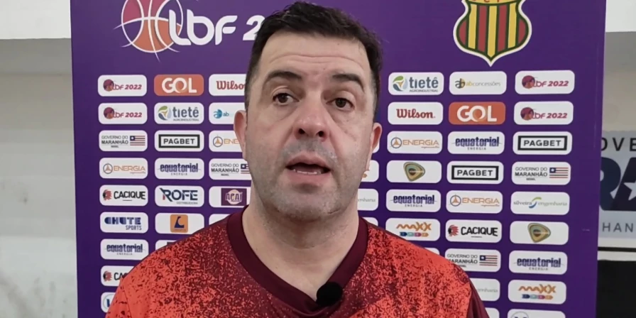 Cristian Santander, técnico do Sampaio Basquete.