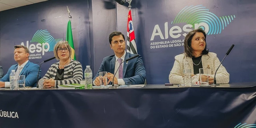 Deputado federal Duarte Jr. (PSB-MA) durante audiência pública na Alesp.