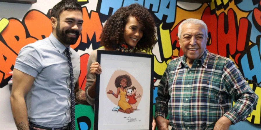Atriz empresta voz e imagem para celebrar os 60 anos da icônica personagem dos quadrinhos.