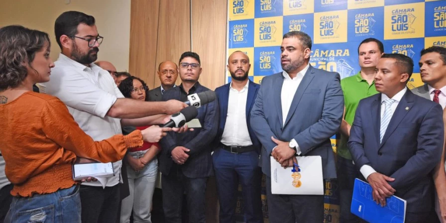 Vereadores convocaram entrevista coletiva para tratar da crise institucional com o Executivo