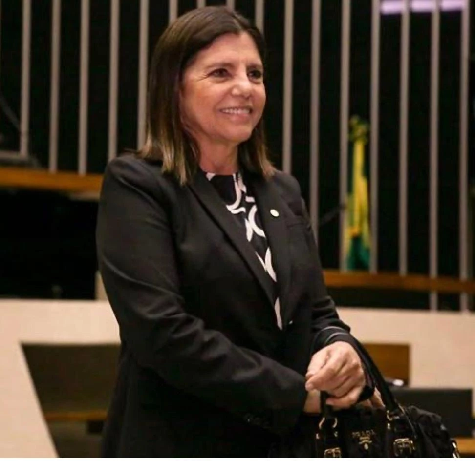 Na noite de hoje, Ana Clara e Bruno Duailibe, abrem sua linda residência no Olho d´Água, para um jantar em homenagem à deputada federal Roseana Sarney, que amanhã estará completando 70 anos de idade