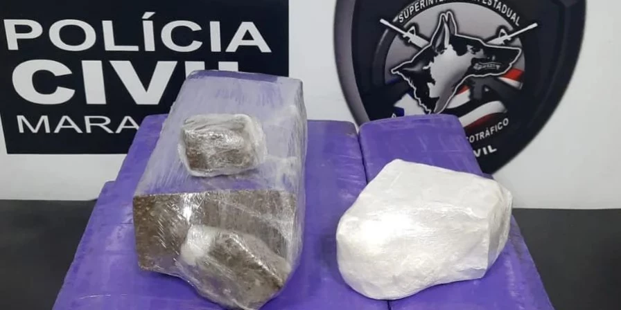 Droga apreendida com o suspeito.