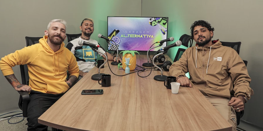 O podcast é apresentado pelos jornalistas Andre Nadler e Eduardo Lindoso.