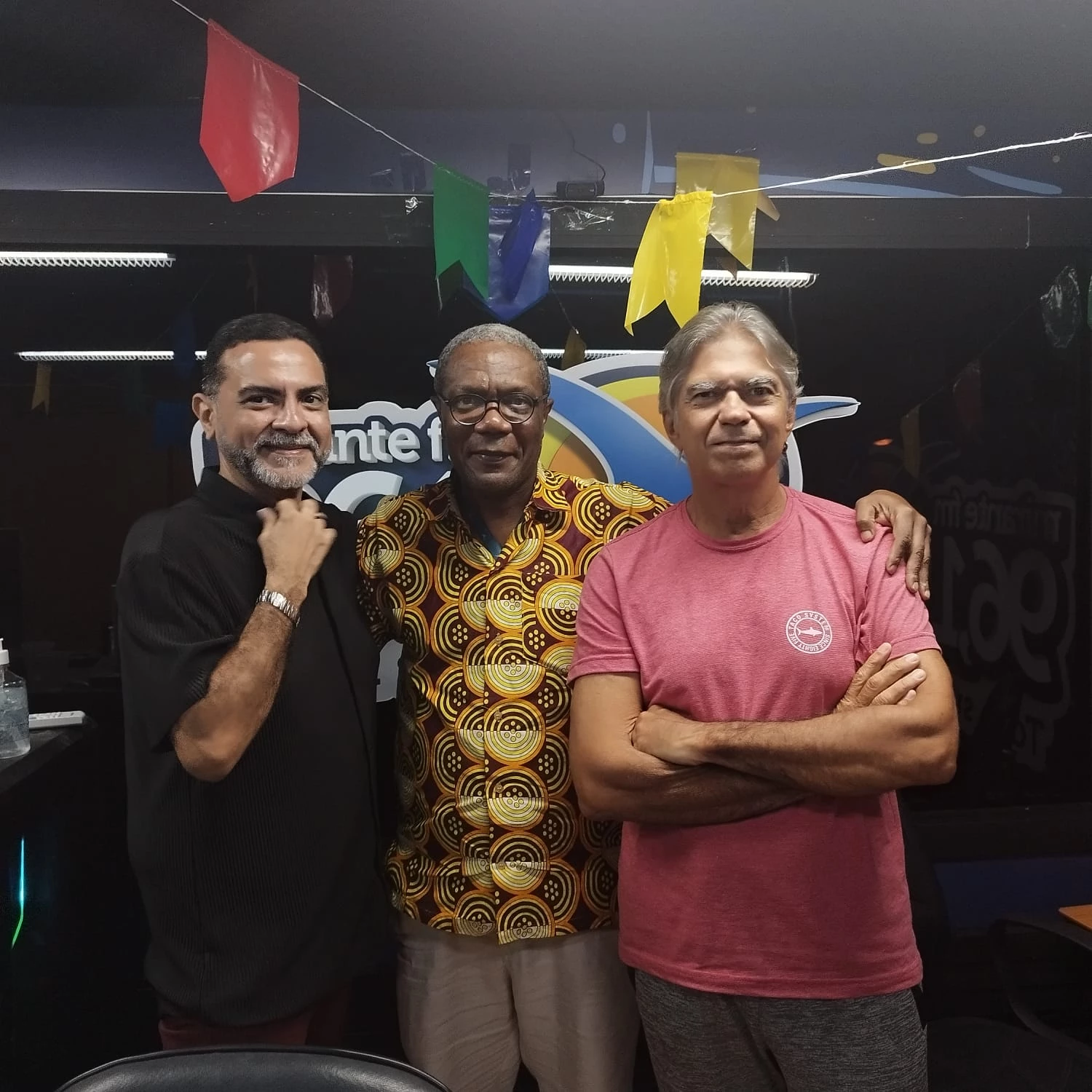 Adalberto Melo e Márcio Vasconcelos no Plugado, na Mirante FM. Foto: Adalberto Melo