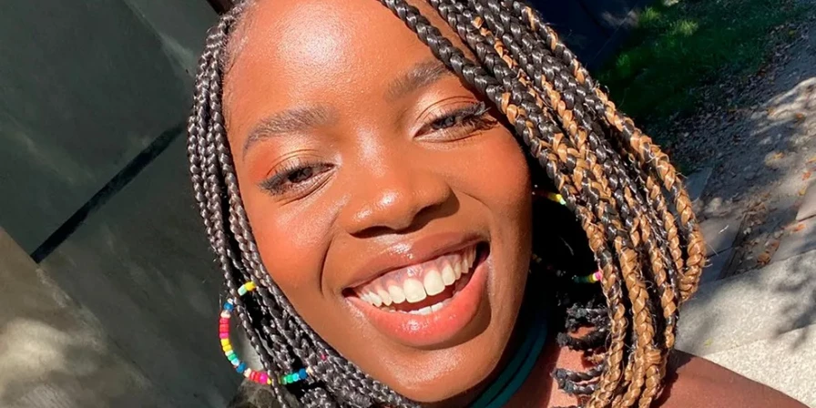 Kate (Clara Moneke)