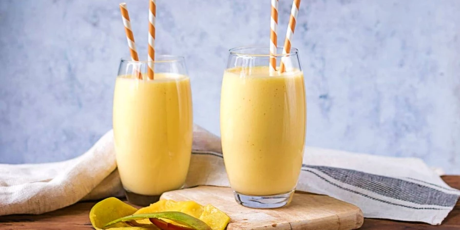 Suco de maracujá com leite.