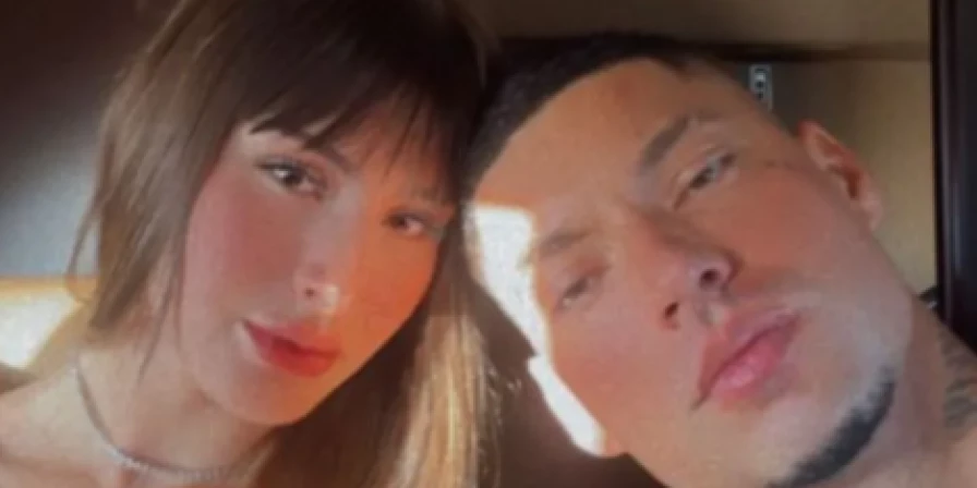 Filipe Ret posta foto com Agatha Sá.
