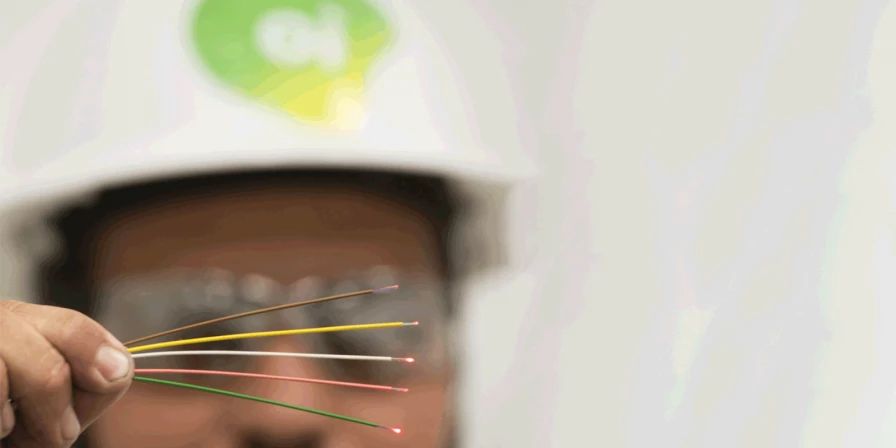 De acordo com a pesquisa, a nota geral de satisfação da Oi Fibra foi de 7,49, enquanto a média geral das demais grandes operadoras no segmento de fibra ótica foi de 7,18.