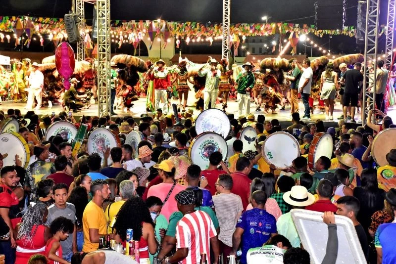Boi de Maracanã durante apresentação no Arraial da Cidade, na Praça Maria Aragão