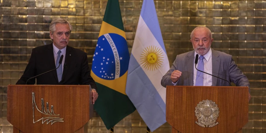 Brasil tem articulado ajuda para Argentina em meio à crise econômica.