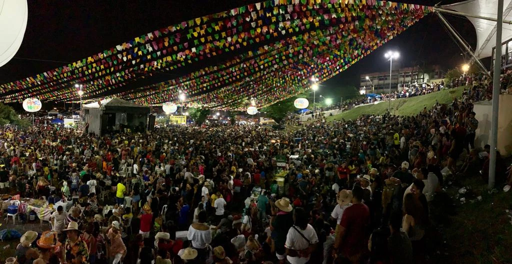 Largo de São Pedro, na Madre Deus, recebe brincantes, turistas e amantes da cultura. (Foto: Paulo Soares/Grupo Mirante)