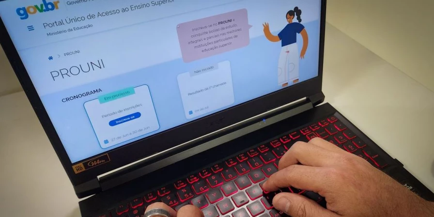 A entrega da documentação pode ser feita por meio eletrônico no Portal de Acesso Único do MEC.