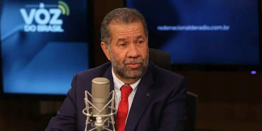 Carlos Lupi foi alertado sobre esquema de corrupção