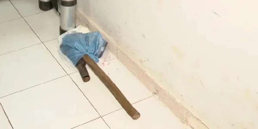 Homem é encontrado morto com foice cravada na cabeça, no interior do Maranhão.