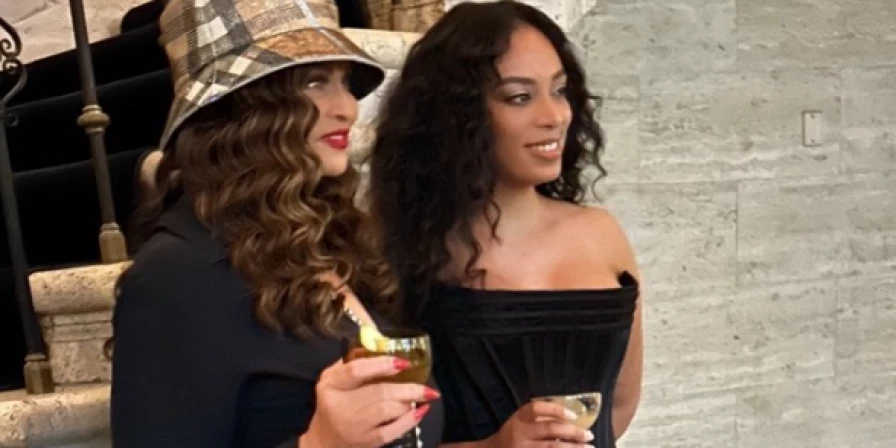 Tinas e Solange Knowles.