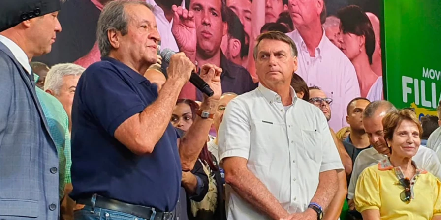 Clima no partido de Waldemar da Costa Neto e Jair Bolsonaro é quente.