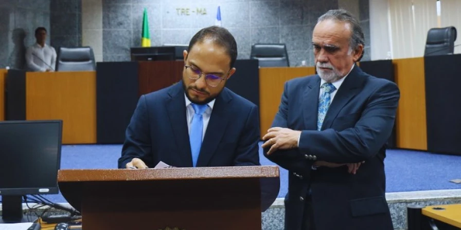 Antonio Pontes foi empossado pelo desembargador José Luiz de Almeida