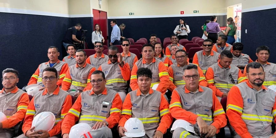 O curso oferece formação completa para a profissão de eletricista.