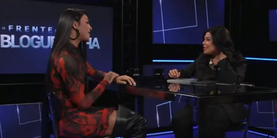 Pabllo Vittar em papo com Blogueirinha