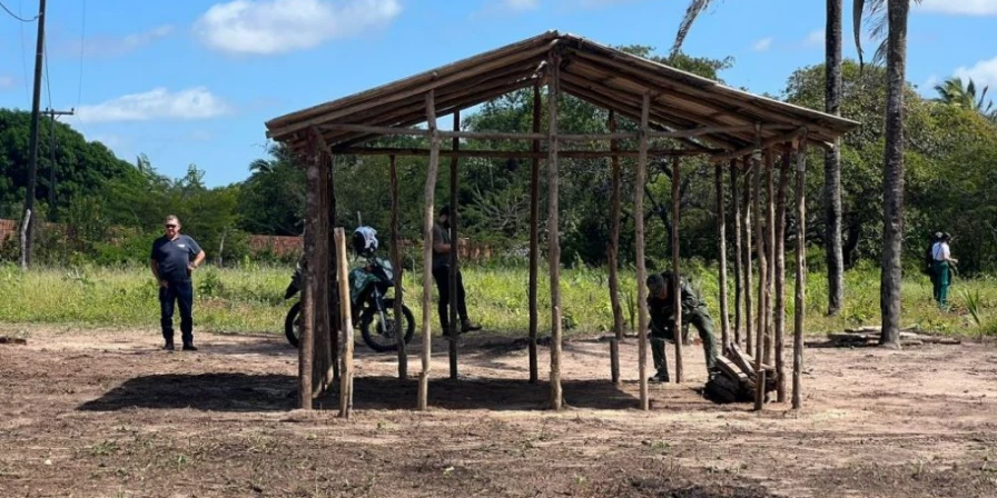 A operação tem objetivo de coibir construções irregulares na área de preservação ambiental do parque.