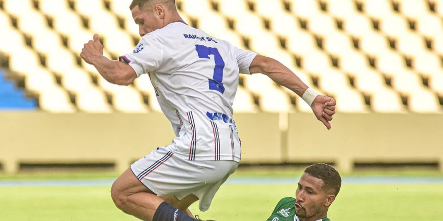 O jogo vai acontecer às 16h neste dia 6, porém o jogo - até o fechamento desta reportagem - marcado para a Curuzu (PA), pode ir para outro campo