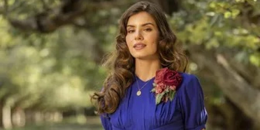 Marê (Camila Queiroz}