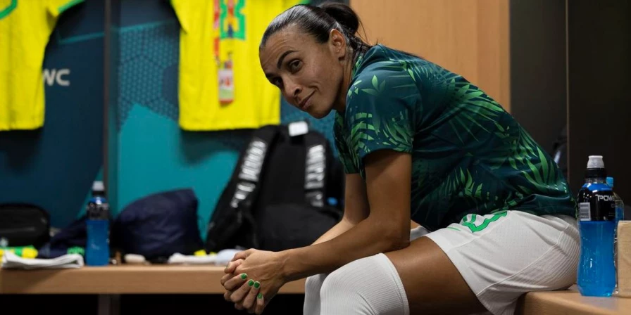 "Antes de a bola rolar, é tudo igual. Quando rolar, temos que mostrar o nosso futebol", afirmou Marta.