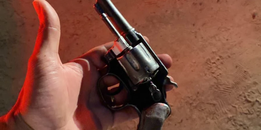 Arma de fogo usada pelo suspeito nas ações criminosas.