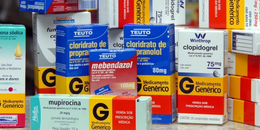 Os produtos têm a mesma substância ativa, forma farmacêutica, dosagem e indicação farmacológica.
