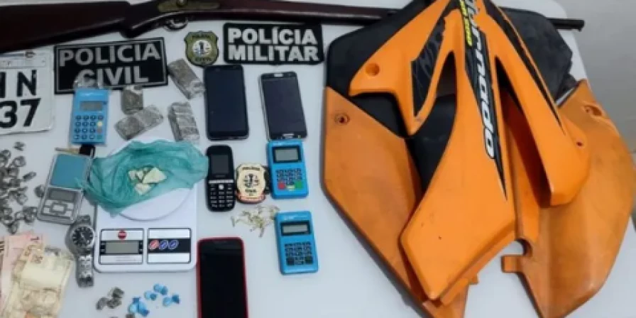 Material apreendido pela polícia.
